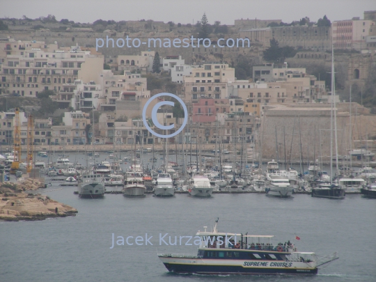 Malta,Valetta,architecture,port,haven,harbor,ships,boats