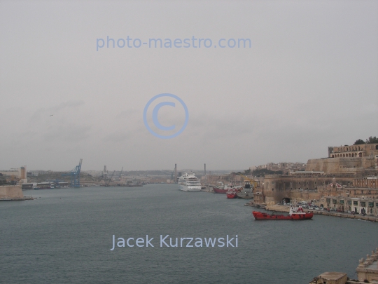 Malta,Valetta,architecture,port,haven,harbor,ships,boats