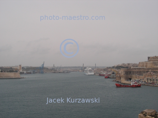 Malta,Valetta,architecture,port,haven,harbor,ships,boats