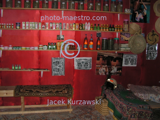 Morocco-Fes-Mausoleum-traditional shop