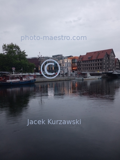 Poland,Bydgoszcz,Kuyavian-Pomeranian Voivodeship,architecture,city center,Brda river ,grenairies,post office,twilight