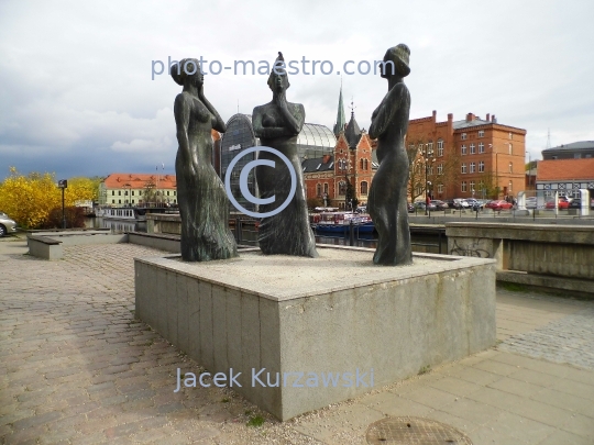 Poland,Bydgoszcz,Kuyavian-Pomeranian Voivodeship,architecture,city center,Brda river ,statues of embroiders