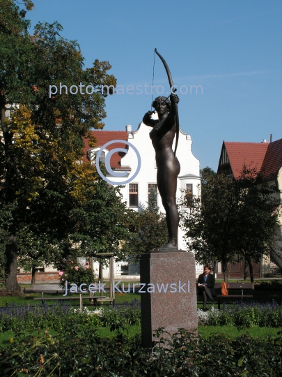 Poland,Bydgoszcz,Kuyavian-Pomeranian Voivodeship,architecture,history,city center,monuments,parc,The Archer Lady Sculpture