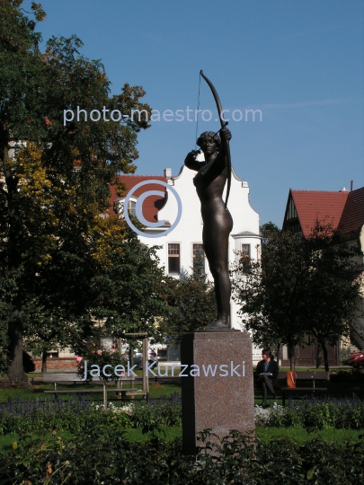 Poland,Bydgoszcz,Kuyavian-Pomeranian Voivodeship,architecture,history,city center,monuments,parc,The Archer Lady Sculpture