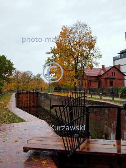 Poland,Bydgoszcz,Kuyavian-Pomeranian Voivodeship,Brda,river,ambience,Chanel of Brda,Okole district,Park,atumn,water lock,architecture