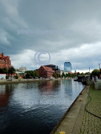 Poland,Bydgoszcz,Kuyavian-Pomeranian Voivodeship,city center,daily life in Bydgoszcz,summer,architecture,cty center,Brda river