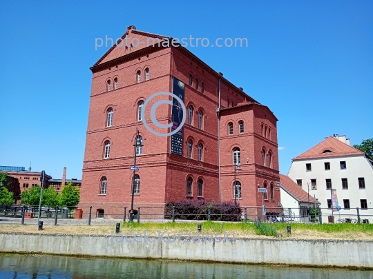 Poland,Bydgoszcz,Kuyavian-Pomeranian Voivodeship,city center,daily life in Bydgoszcz,summer,Brda river,architecture,mill island