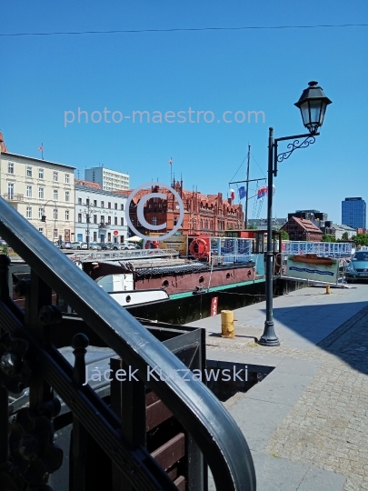 Poland,Bydgoszcz,Kuyavian-Pomeranian Voivodeship,city center,daily life in Bydgoszcz,summer,Brda river,architecture,Old Town,barque 