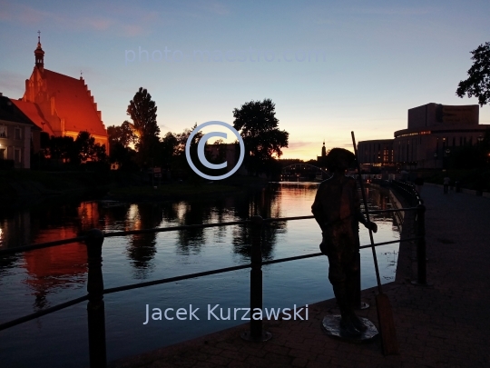 Poland,Bydgoszcz,Kuyavian-Pomeranian Voivodeship,Old Town,architecture,Cathedral Church,twilight,sunset,Brda river