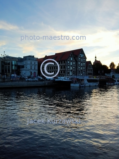 Poland,Bydgoszcz,Kuyavian-Pomeranian Voivodeship,Old Town,architecture,grenairies,twilight,sunset,Brda river