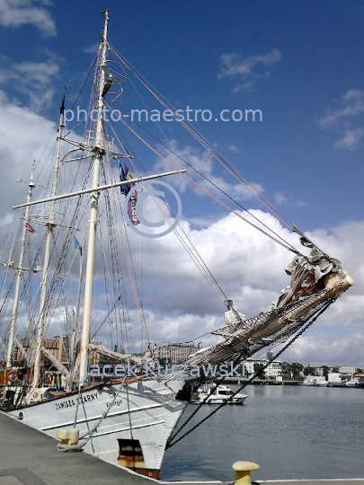 Poland,Gdynia,Pomeranian Voivodeship,Baltic Sea,port,harbour,buildings,city center,architecture,yachts,recreation,navy,museum