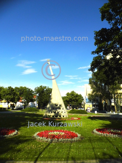 Poland,Inowroclaw,Kuyavian-Pomeranian Voivodeship,architecture,baleonology,park,crane