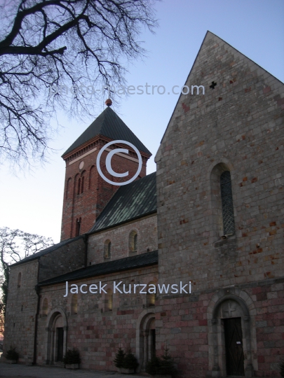 Poland,Kruszwica,Kuyavian-Pomeranian Voivodeship,Colegial Church,Roman art,architecture,monuments,twilight,ambience