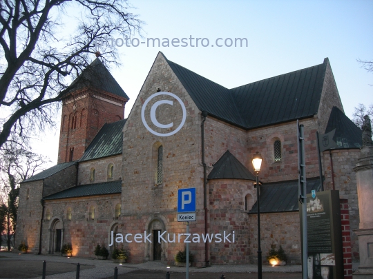 Poland,Kruszwica,Kuyavian-Pomeranian Voivodeship,Colegial Church,Roman art,architecture,monuments,twilight,ambience