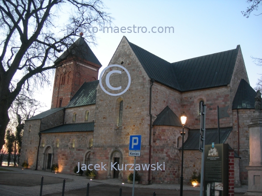 Poland,Kruszwica,Kuyavian-Pomeranian Voivodeship,Colegial Church,Roman art,architecture,monuments,twilight,ambience