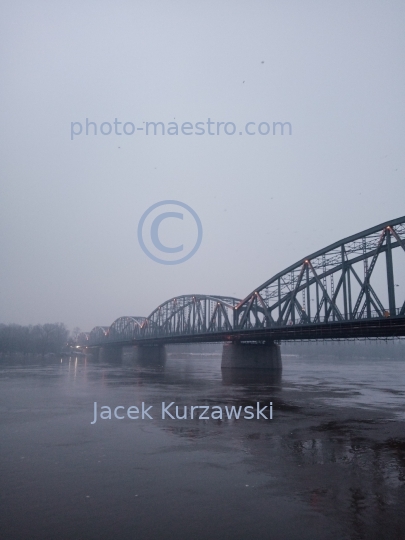 Poland,Torun,Kuyavian-Pomeranian Voivodeship,architecture,Old Town,panoramical view,Vistula,bridge,fog