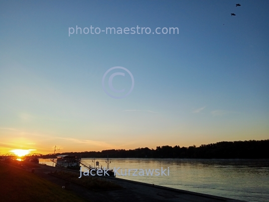 Poland,Torun,Kuyavian-Pomeranian Voivodeship,architecture,Old Town,Unesco,monuments,ilumination,sunrise,panoramical view