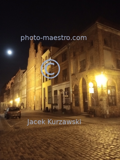 Poland,Torun,Kuyavian-Pomeranian Voivodeship,architecture,OldTown,Nicolaus Copernicus House,ilumination,winter,moon