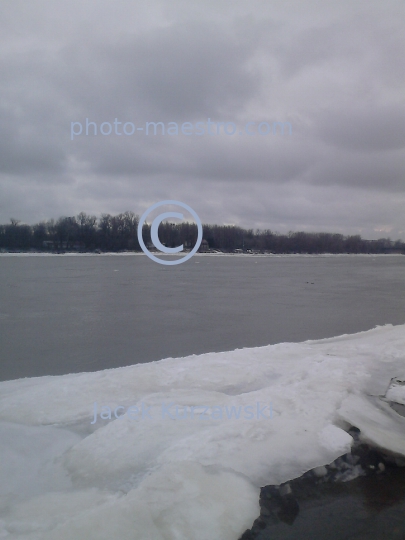 Poland,Torun,Kuyavian-Pomeranian Voivodeship,city center,snow,ice,park,ambience,winter,Vistula