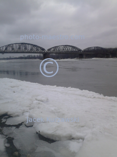 Poland,Torun,Kuyavian-Pomeranian Voivodeship,city center,snow,ice,park,ambience,winter,Vistula