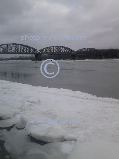 Poland,Torun,Kuyavian-Pomeranian Voivodeship,city center,snow,ice,park,ambience,winter,Vistula