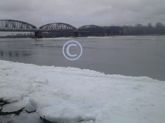 Poland,Torun,Kuyavian-Pomeranian Voivodeship,city center,snow,ice,park,ambience,winter,Vistula