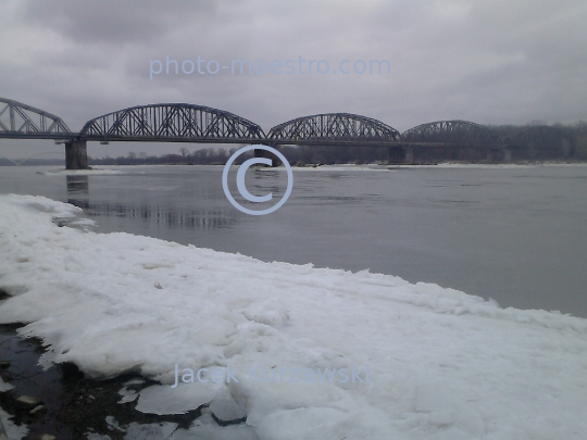 Poland,Torun,Kuyavian-Pomeranian Voivodeship,city center,snow,ice,park,ambience,winter,Vistula