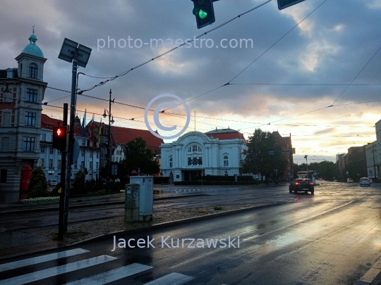 Poland,Torun,Kuyavian-Pomeranian Voivodeship,modern architecture,city center,sunset,shine,roadJtheater