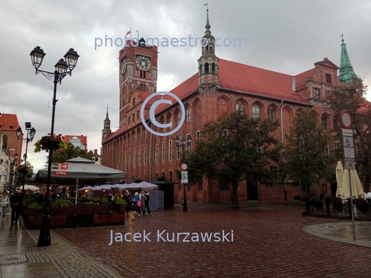 Poland,Torun,Kuyavian-Pomeranian Voivodeship,modern architecture,city center,sunset,shine,road,Old Town